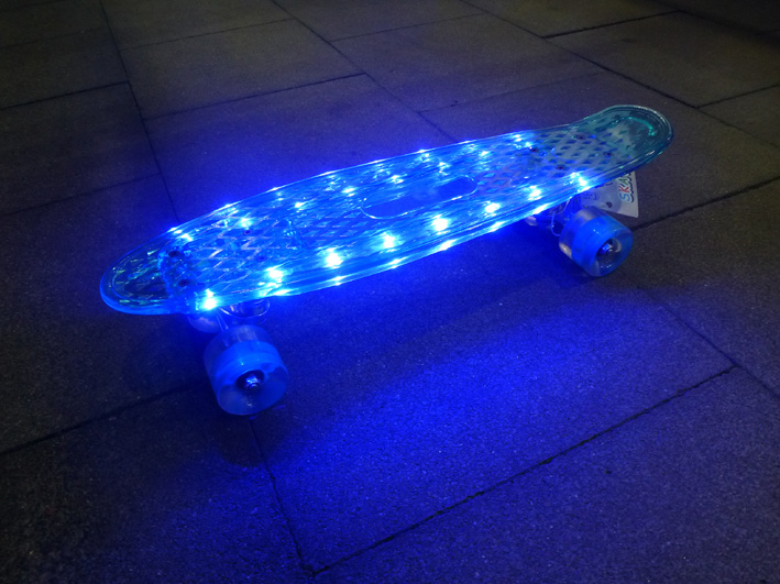 Penny Board Mini Skateboard transparent 56cm mit LED-Lichtband