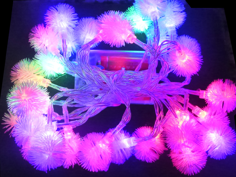 Weihnachts LED Schneeball Lichterkette 3,8m mit 30 Leds Weihnachts LED Schneeball Lichterkette 3,8m mit 30 Leds