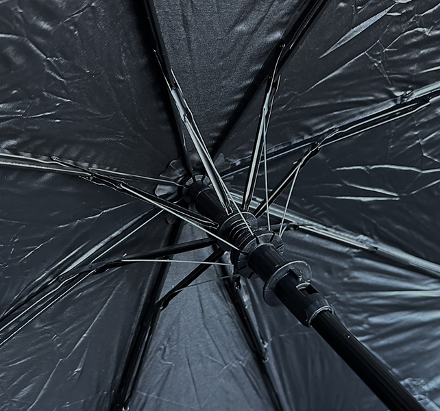 Regenschirm mit Schirm-Tasche, Halbautomatik - zum Schließen ins Bild klicken